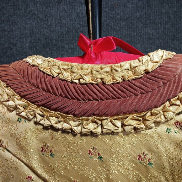 1950s Gold Floral Damask Dirndl Dress from Munich - Picture 9 of 13